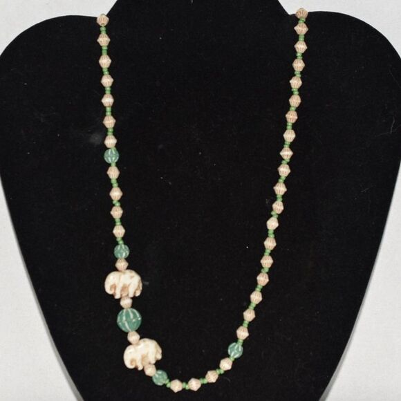 Vintage Teal/Cream Beaded Elephant Single Strand 24" Unusual Casual Necklace - Picture 1 of 4